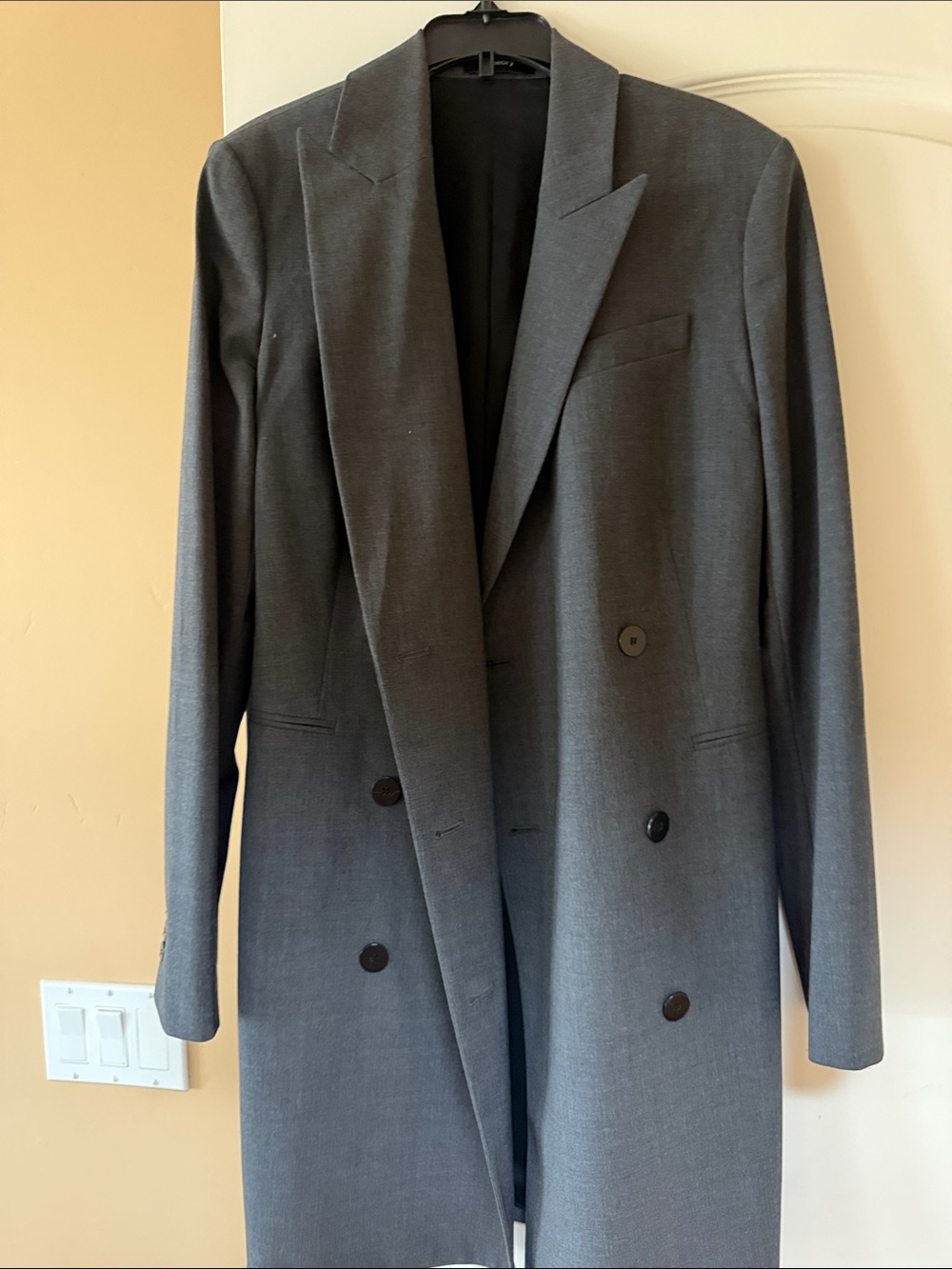 Theory womens  Double-Breasted Gray Sport Coat, long, fitted at waist